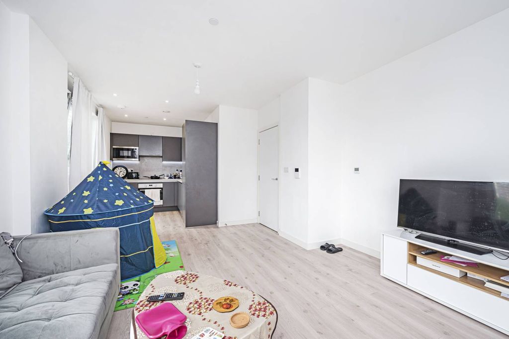 Property photo 1 of 8