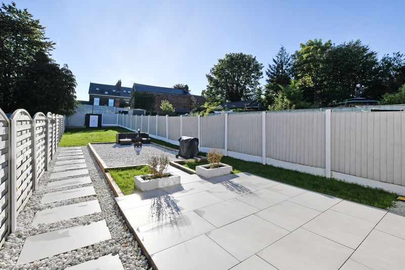 Property photo 2 of 34 Garden