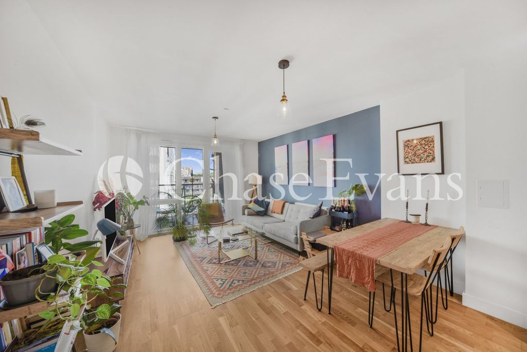 Property photo 1 of 11 Living Area