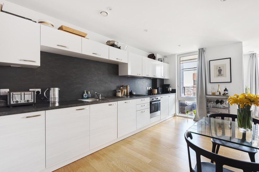 Property photo 3 of 14 Picture 3