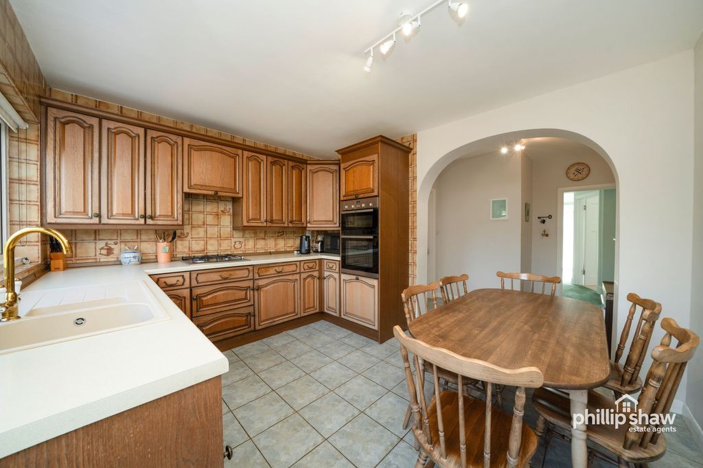 Property photo 3 of 24