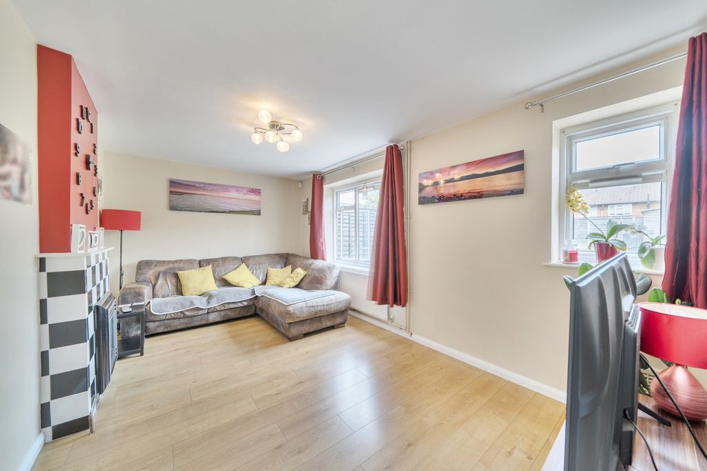 Property photo 2 of 9 1480593-1-6A32Ac3...