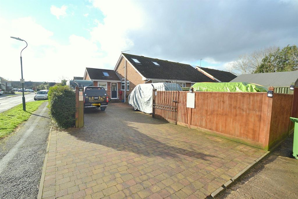 Property photo 1 of 16 11Brambledriverear.Jpg