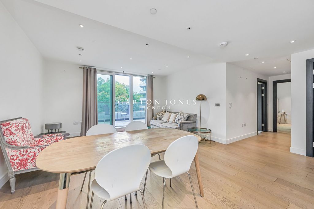 Property photo 2 of 24 Picture No. 16