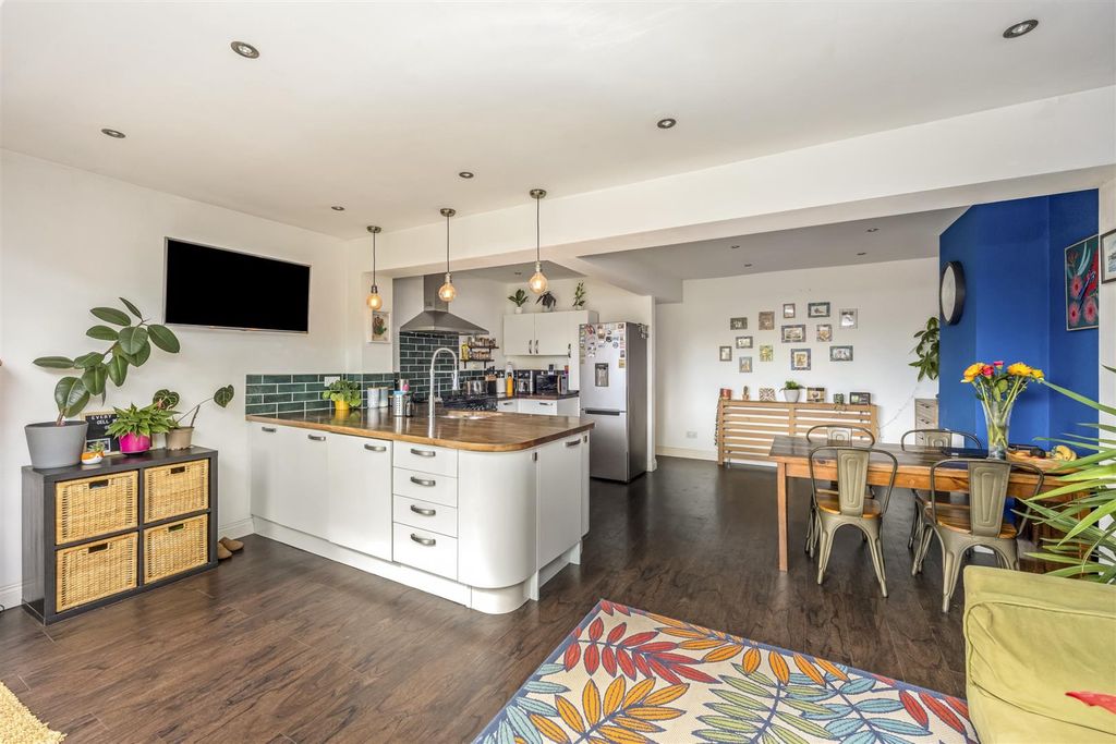 Property photo 1 of 22 Kitchen/Dining Room