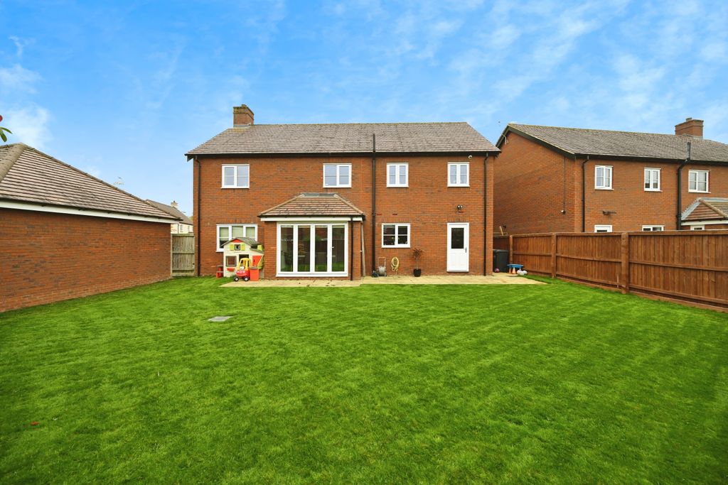 Property photo 2 of 34