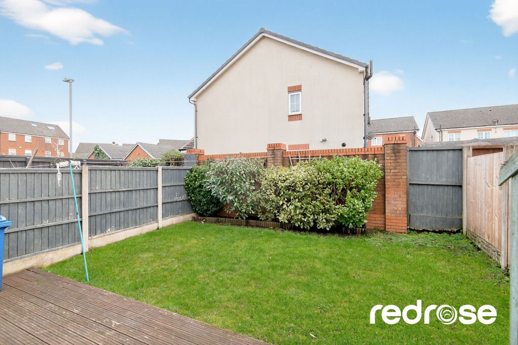 Property photo 3 of 12 11 Hampshire Ave Photos-25