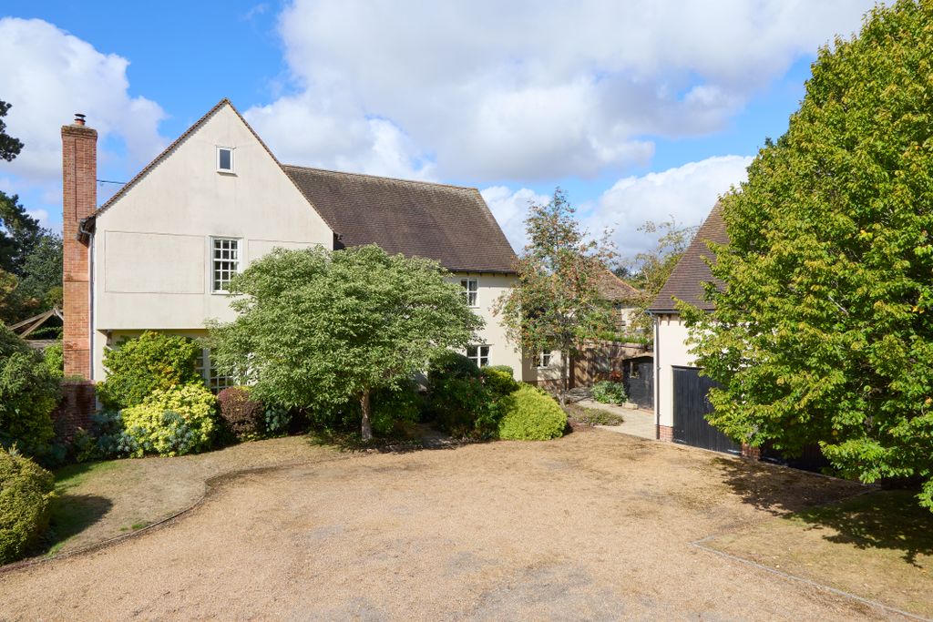 Property photo 1 of 32