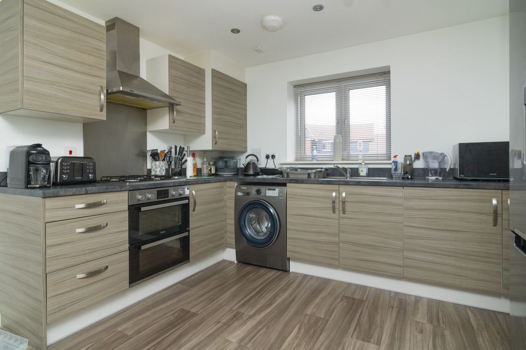 Property photo 3 of 9 2368756