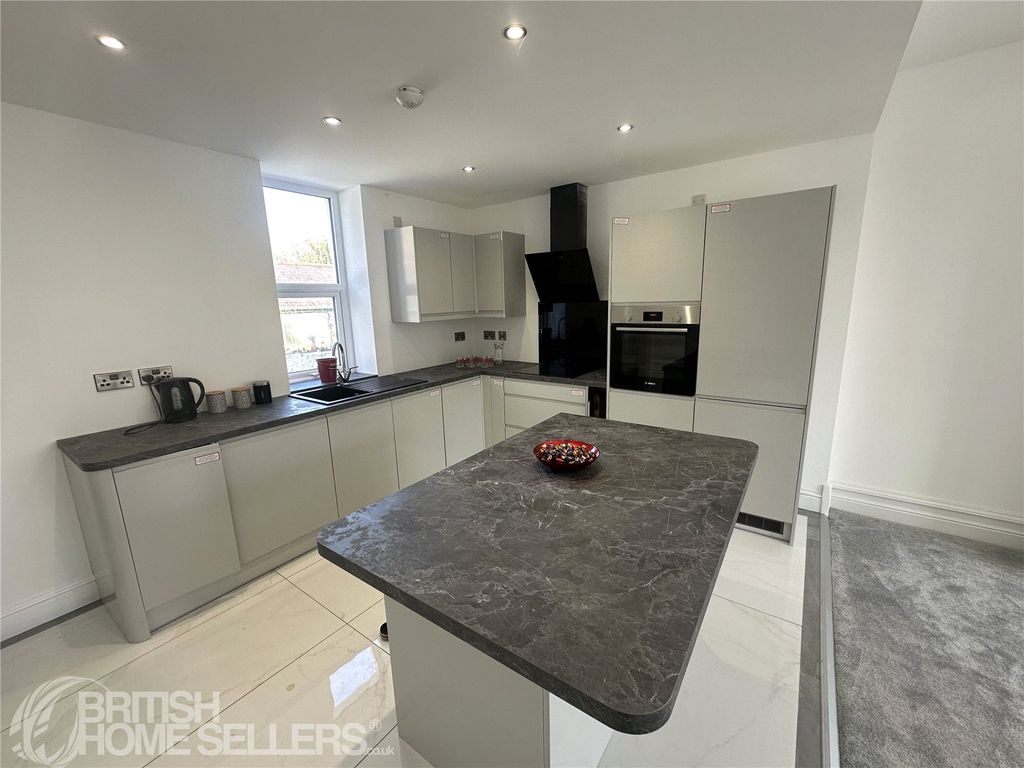 Property photo 2 of 22 Picture No. 06