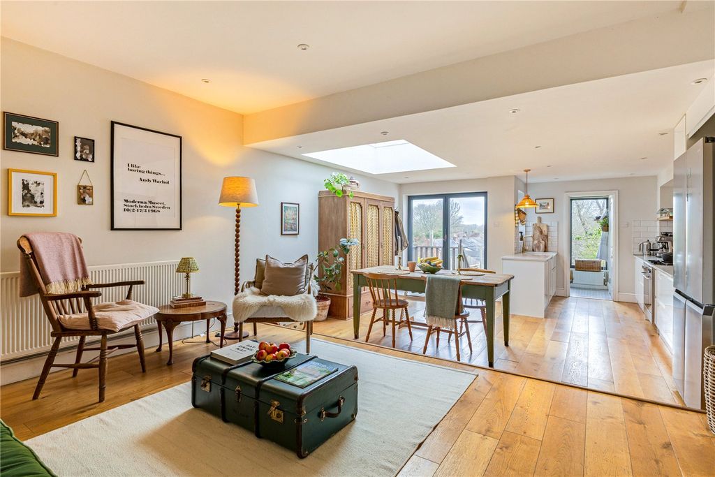 Property photo 2 of 11 Kitchen/Dining