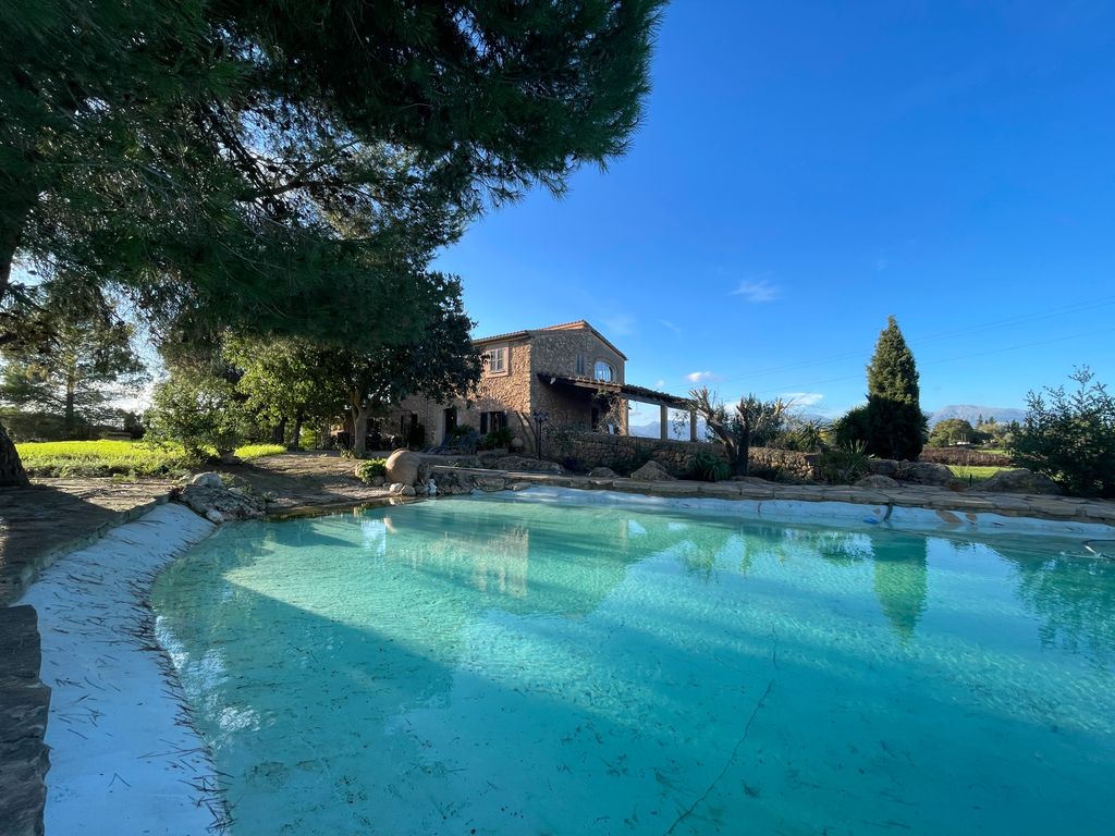 Property photo 2 of 19 2 82917 Lagoon Swimming Pool.Jpg