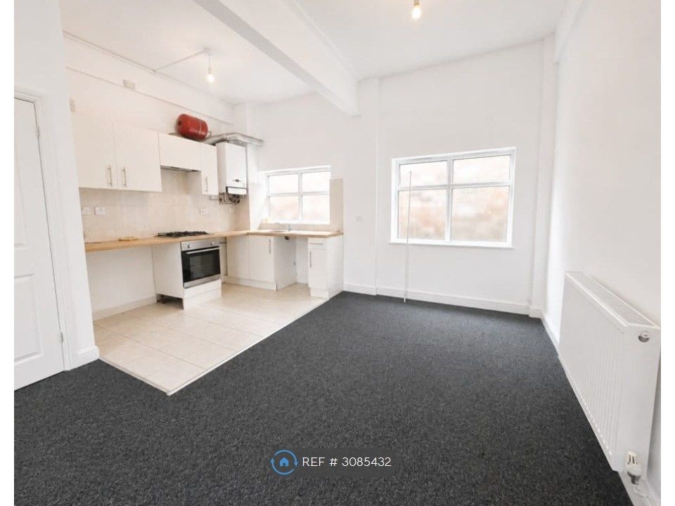 Property photo 3 of 9 Kitchen