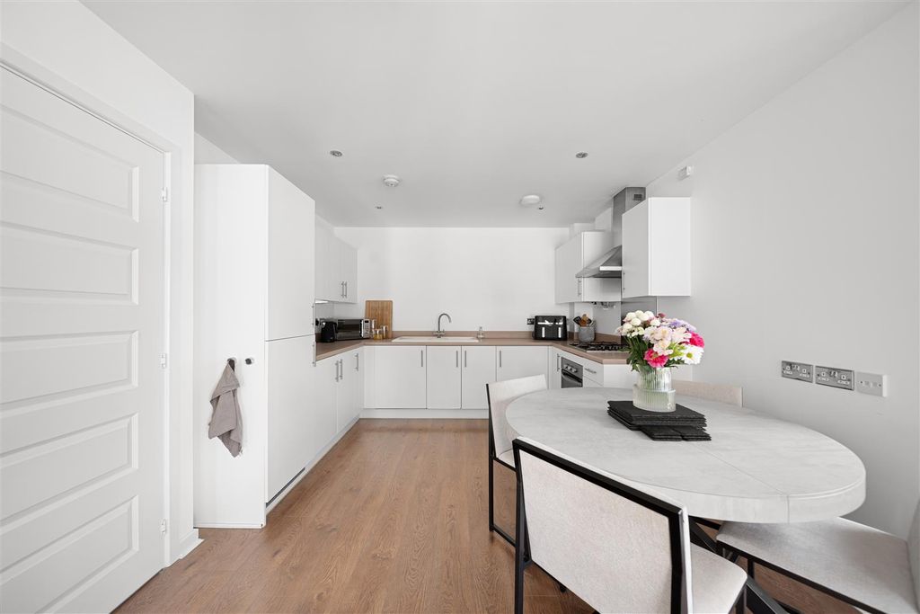 Property photo 2 of 15 Huxley Drive-02.Jpg