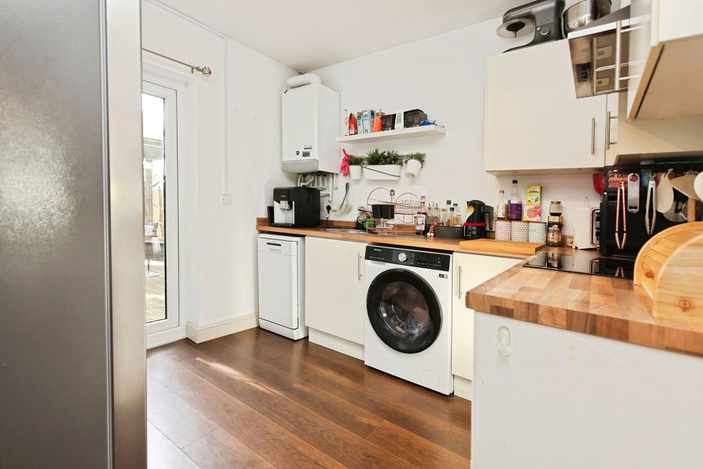 Property photo 3 of 17 Pbox-Img.Jpg
