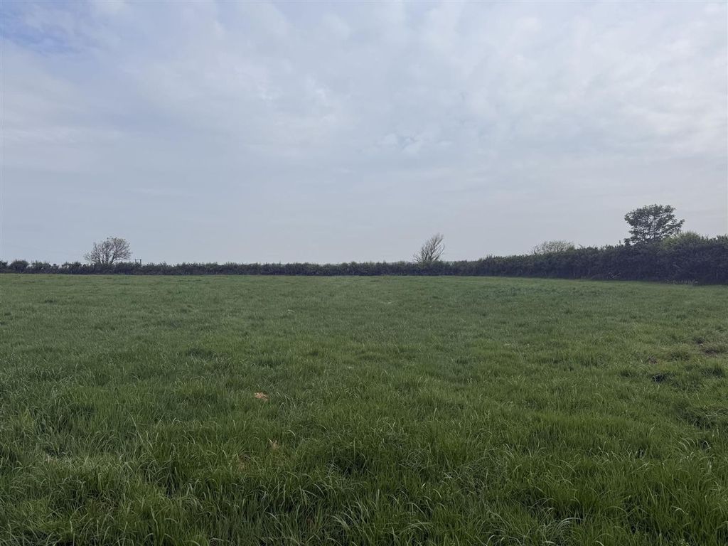 Property photo 3 of 3 Description