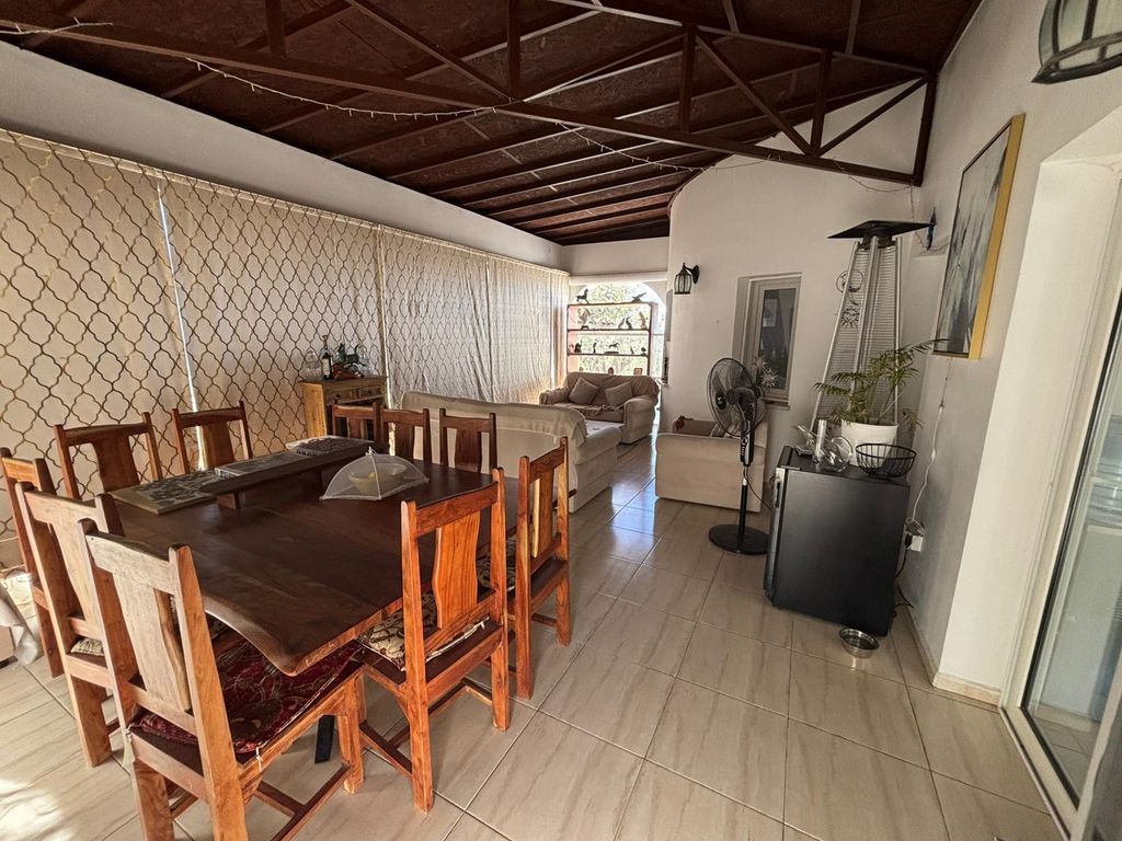 Property photo 1 of 34