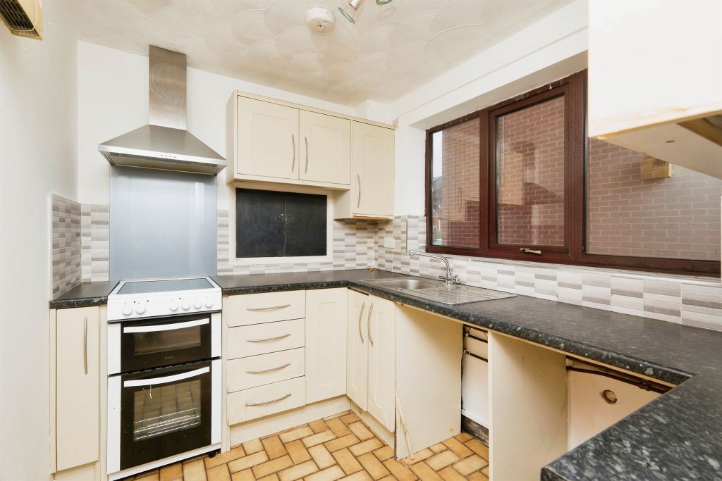 Property photo 3 of 17