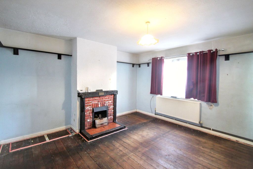 Property photo 2 of 23