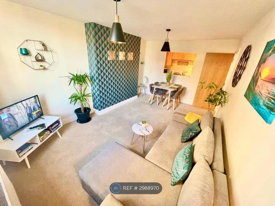 Property photo 2 of 7 Living Room