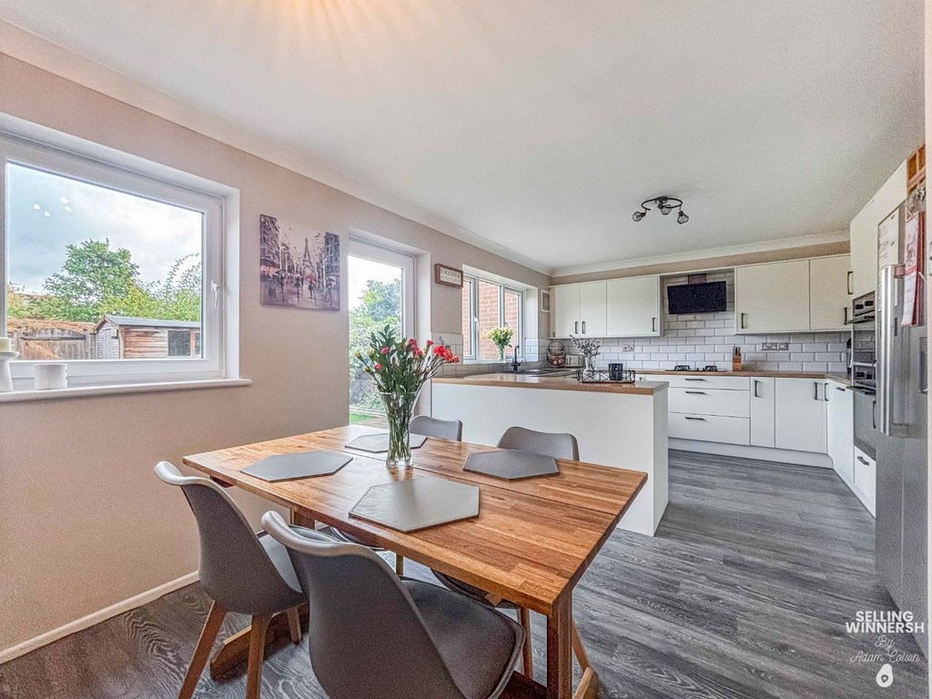 Property photo 2 of 14 5265272
