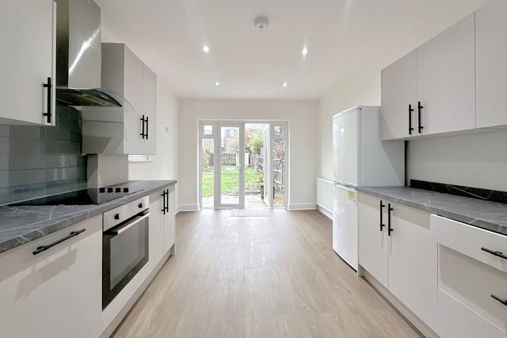 Property photo 1 of 24 Picture No. 23