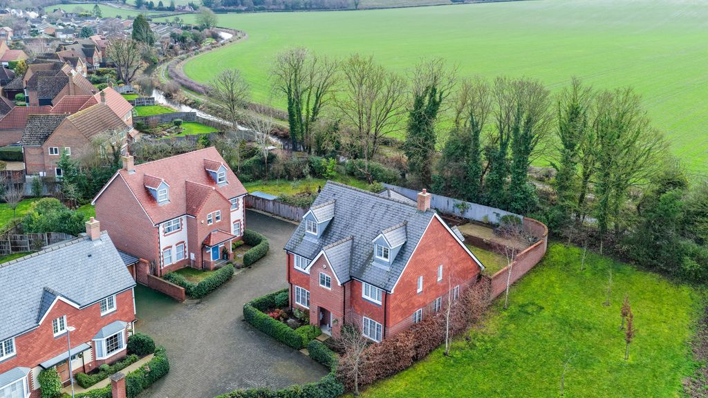 Property photo 3 of 28