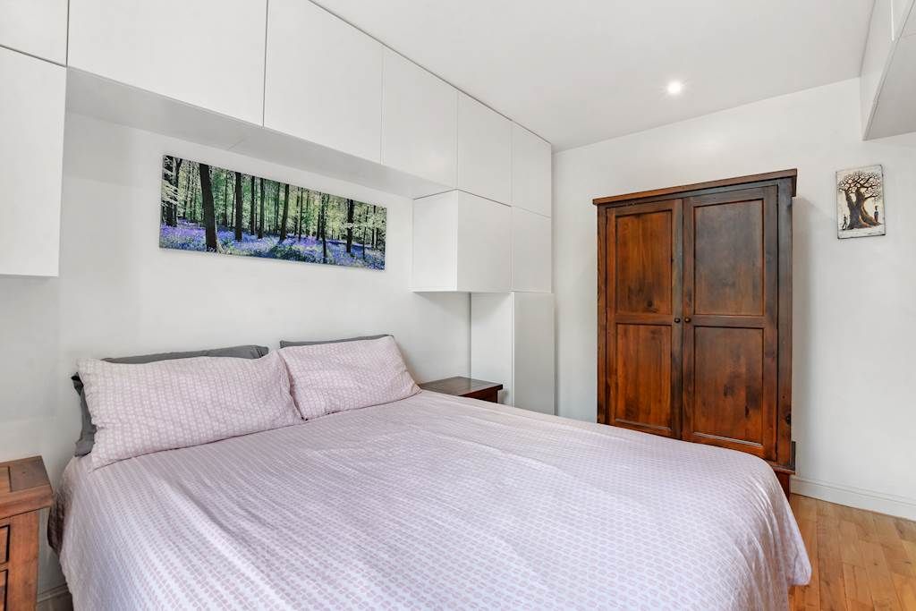 Property photo 3 of 12 Large Bedroom