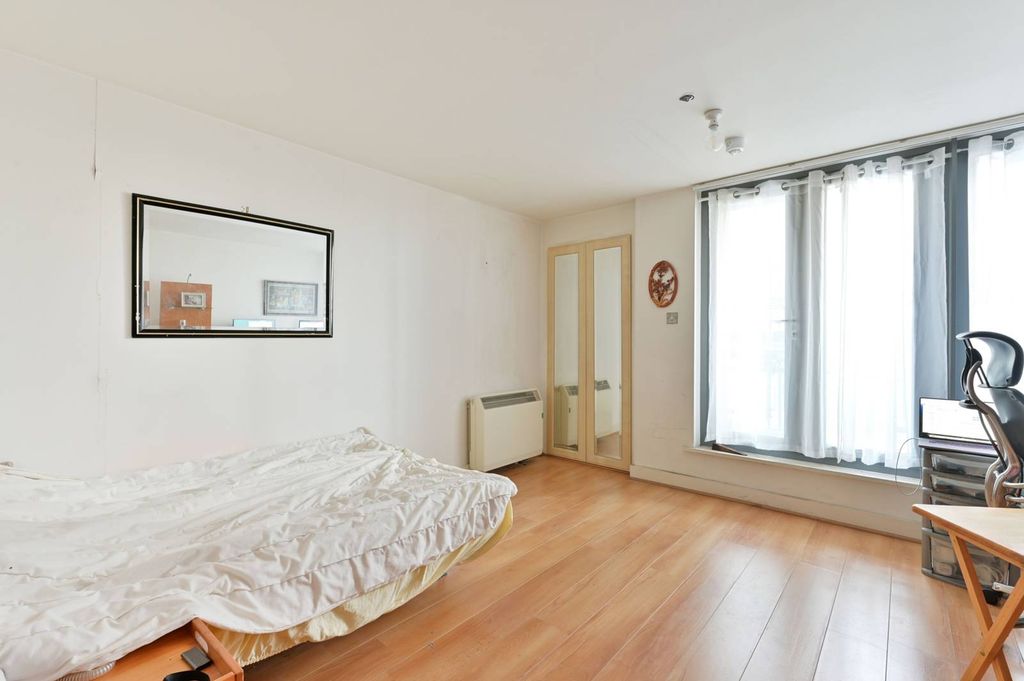Property photo 1 of 3