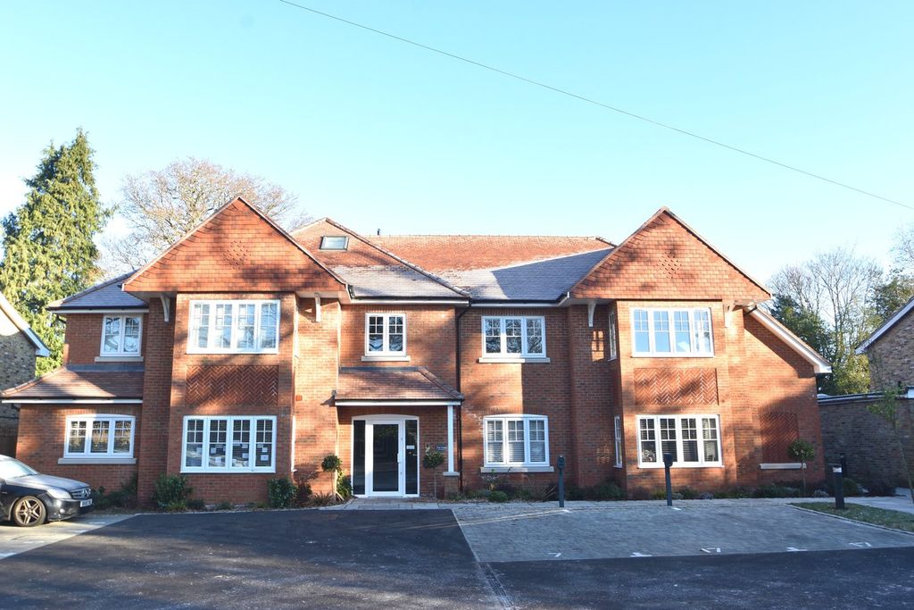 Property photo 2 of 13