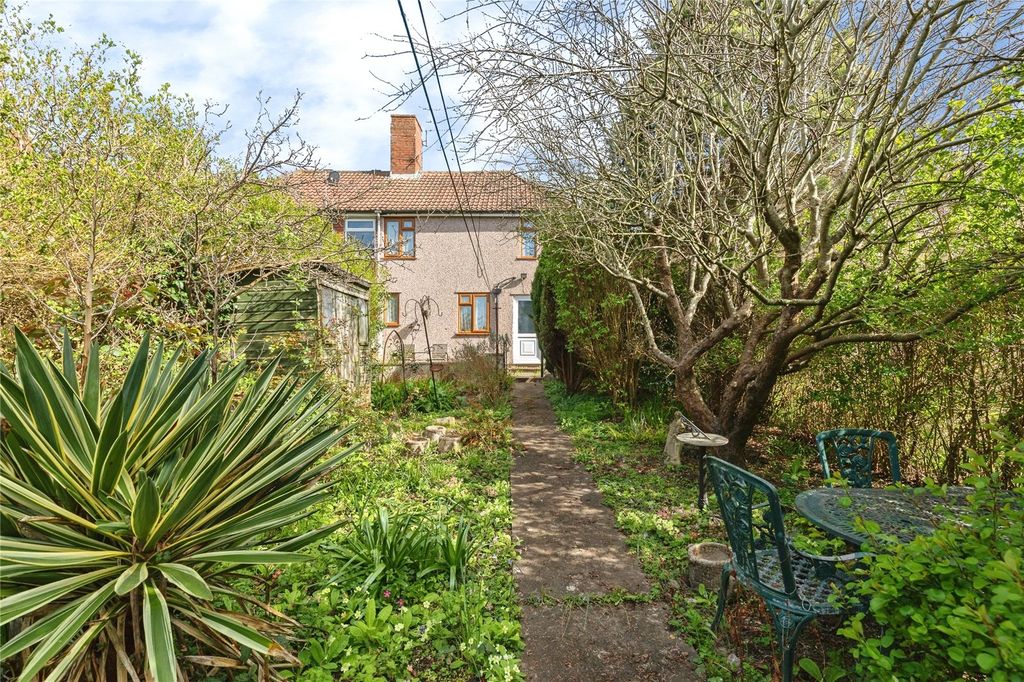 Property photo 2 of 18 Picture No. 01