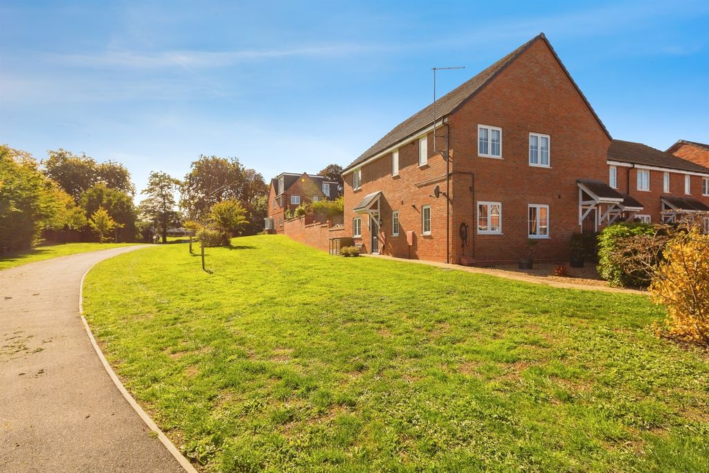 Property photo 2 of 17