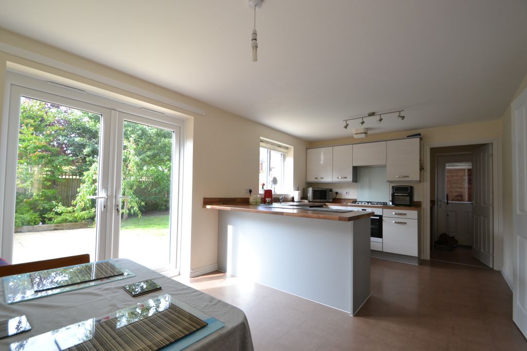 Property photo 3 of 18 Kitchen Dining Room