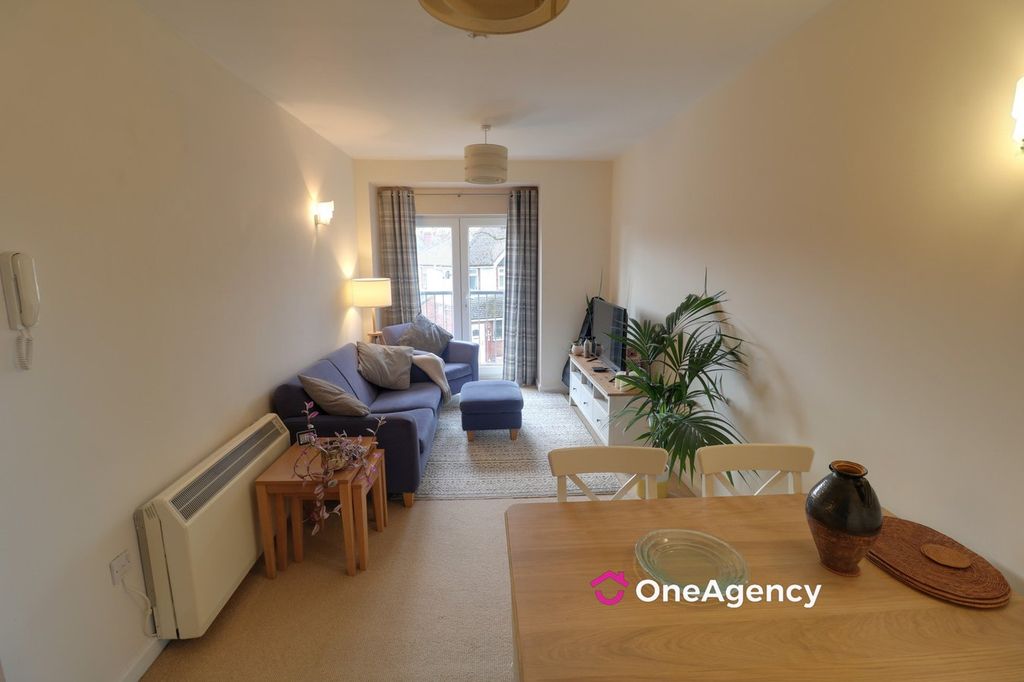 Property photo 2 of 11