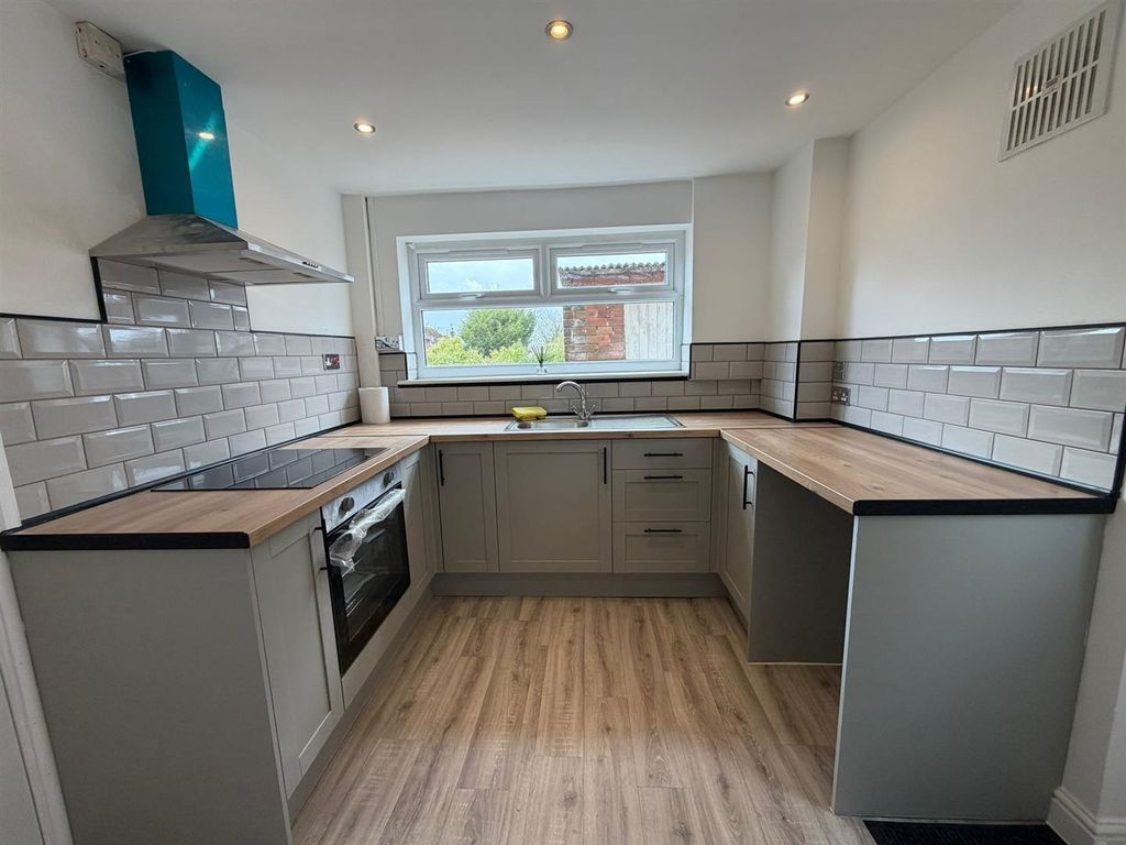 Property photo 2 of 17 Am.Jpeg