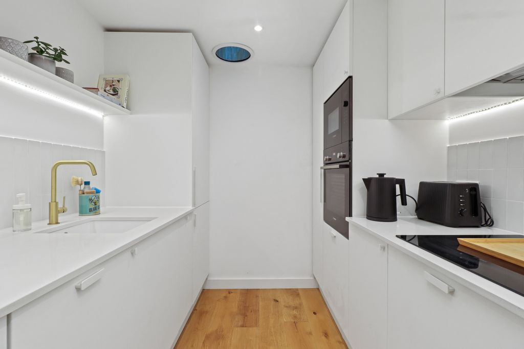 Property photo 2 of 14 Kitchen