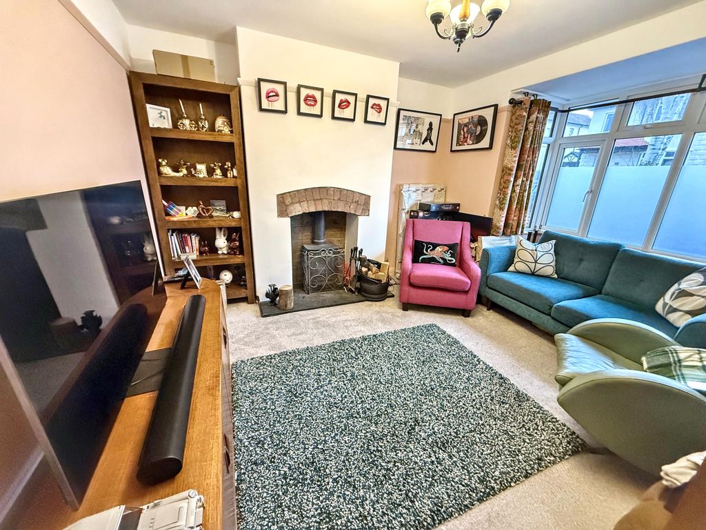 Property photo 2 of 9