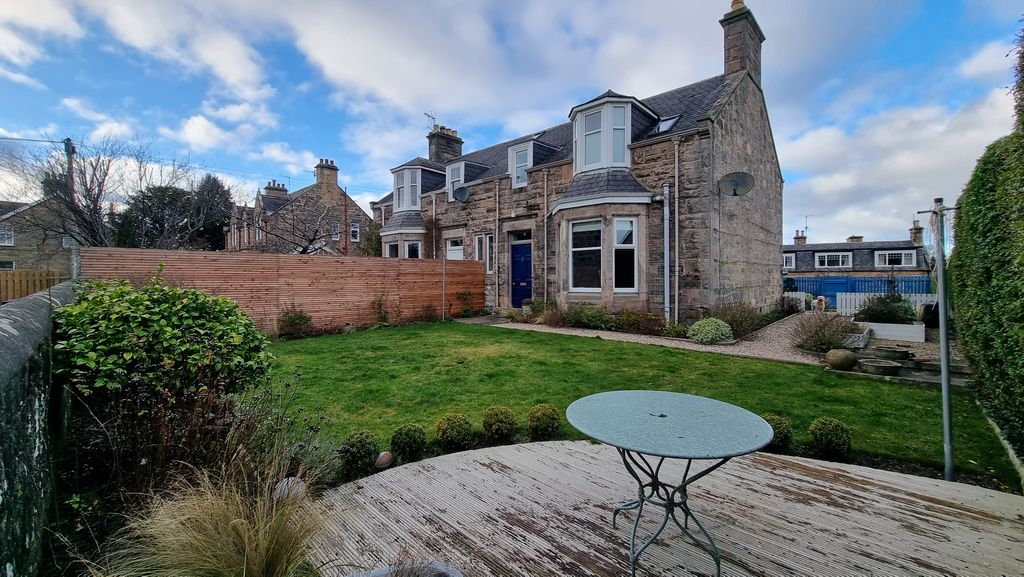 Property photo 2 of 41