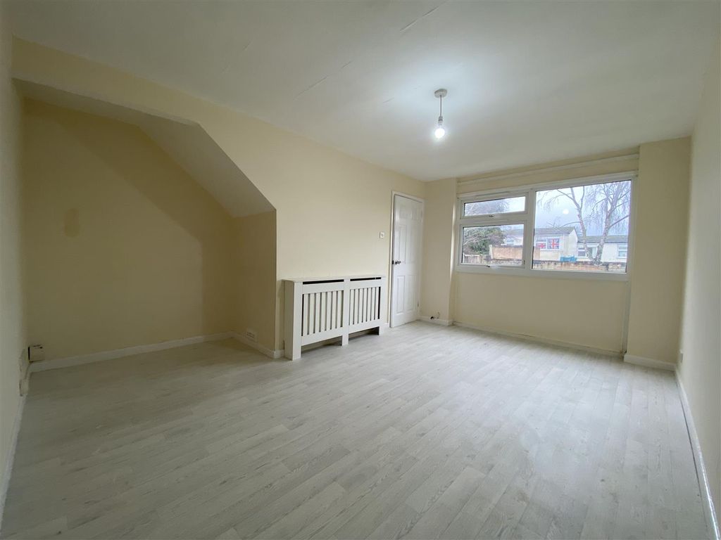 Property photo 3 of 7 Img_1125.Jpg