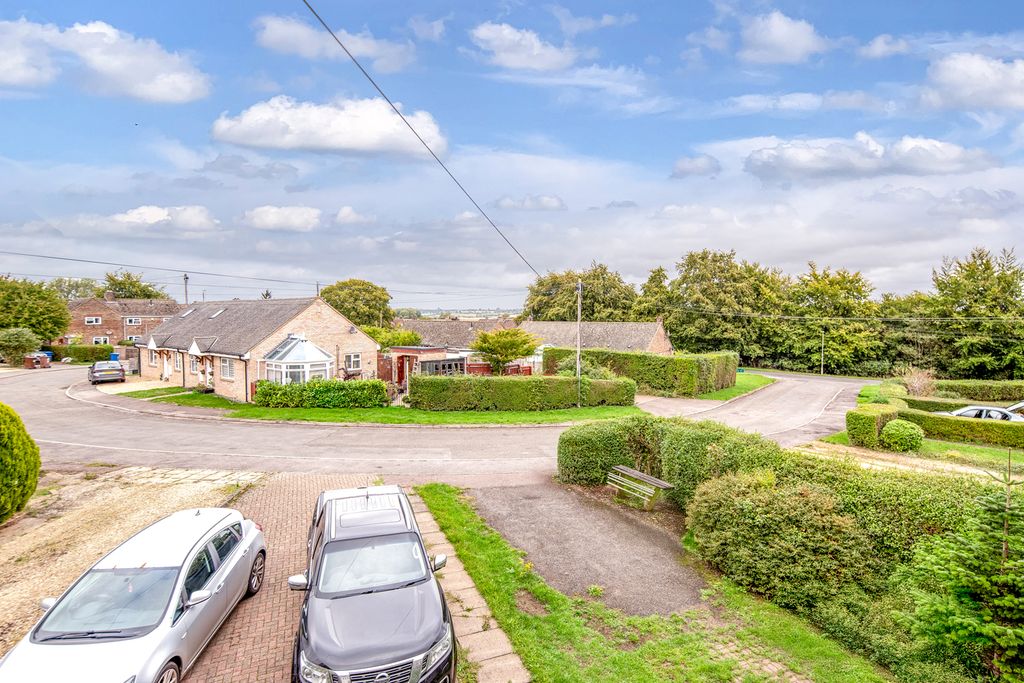 Property photo 2 of 20 Outlook To Front