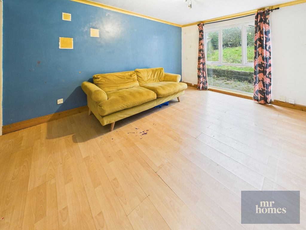 Property photo 3 of 26