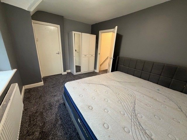 Property photo 3 of 12 Main Bedroom