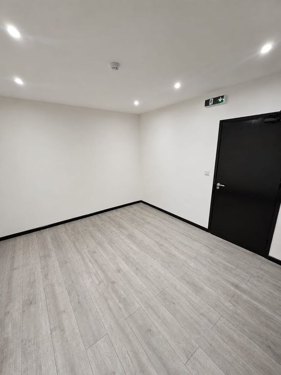 Property photo 1 of 2