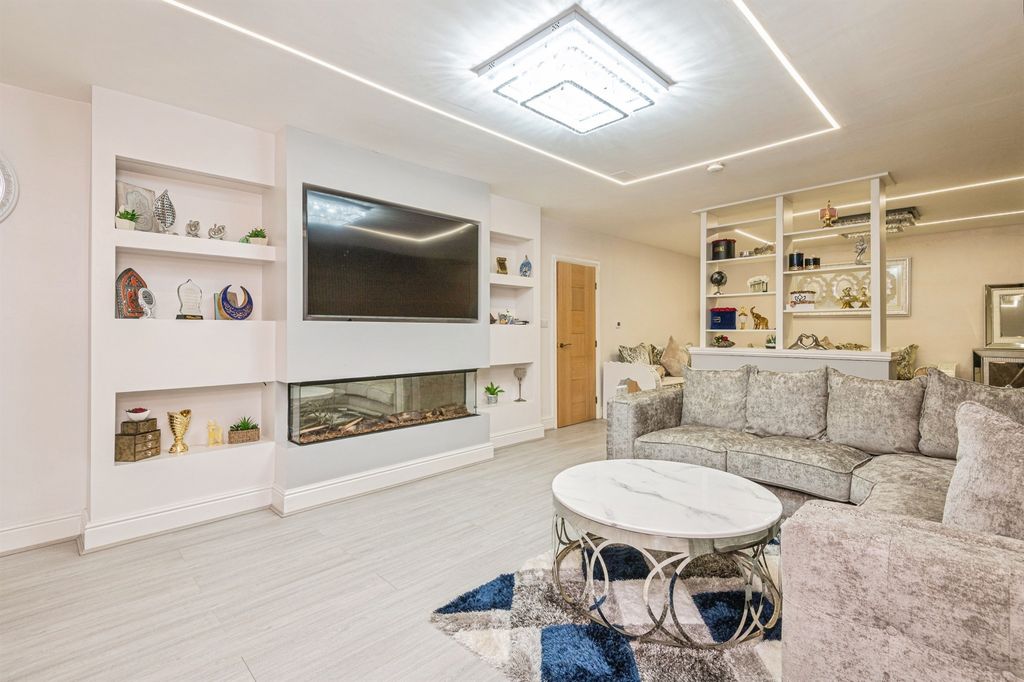 Property photo 3 of 30