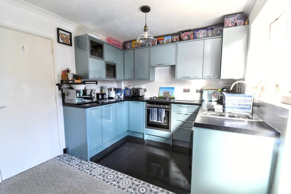 Property photo 2 of 13