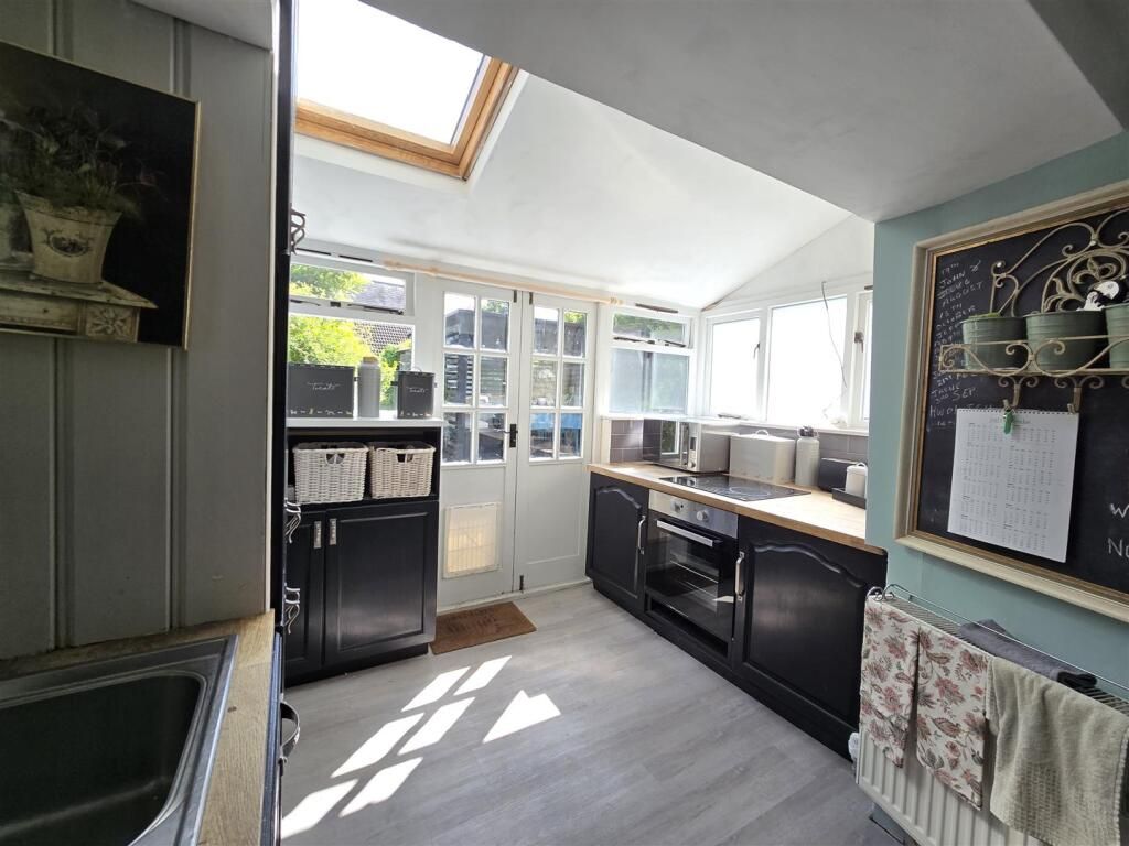 Property photo 3 of 18