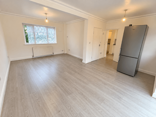 Property photo 3 of 11 Gallery
