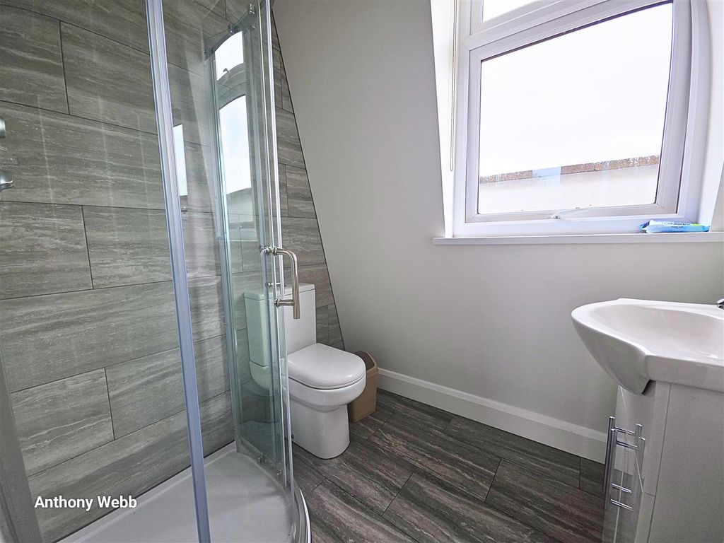 Property photo 3 of 8 Shower Room