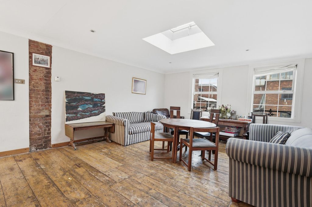 Property photo 3 of 19