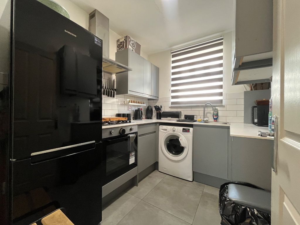 Property photo 3 of 11 3326044